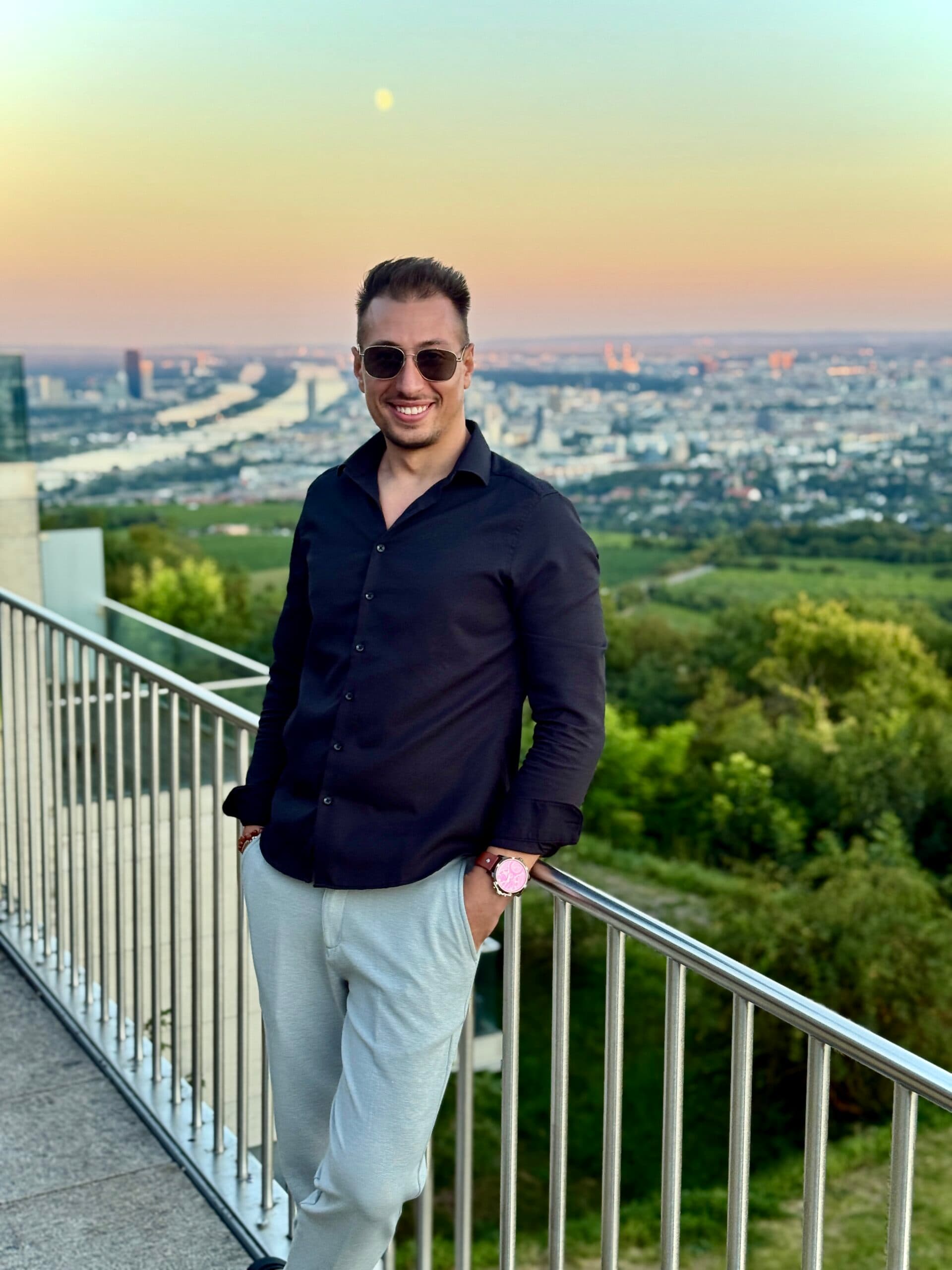 Cristian Văduva la apus cu vedere panoramică — Viziune strategică și perspectivă clară de viitor